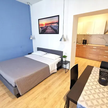 City Park Apartment *